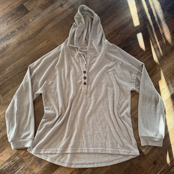 NWOT Quarter Buttoned Cropped Hoodie - Picture 11 of 11